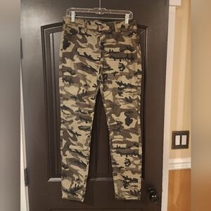 NWOT New York & Company Camo Stretchy Jeans, Size 10